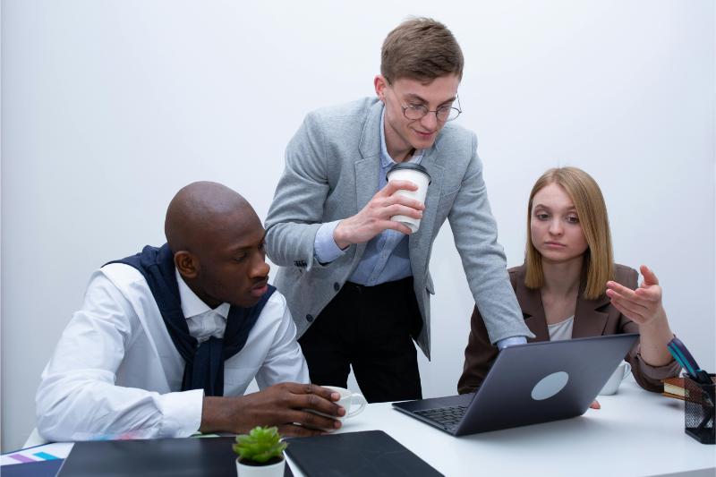 personeel aannemen zonder administratieve druk